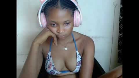 plumnjuicyx online show from February 26, 2025, 12:03 pm