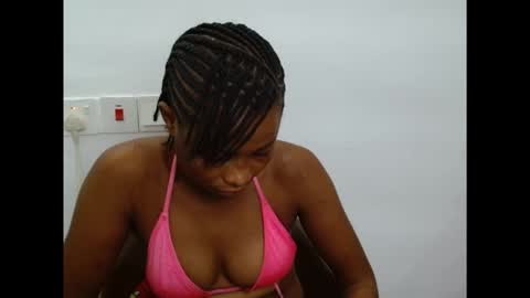 plumnjuicyx online show from October 5, 2025, 6:06 pm