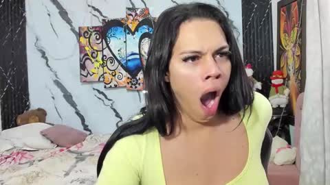 Snapshot of pocahontas_98113116 chatting on January 15, 2025, 12:36 pm lesly pagina azul pocahontas982 online show from January 15, 2025, 12:36 pm