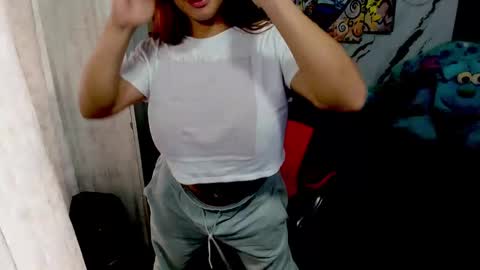 Snapshot of pocahontas_98113116 chatting on October 2, 2025, 2:57 pm lesly pagina azul pocahontas982 online show from October 2, 2025, 2:57 pm