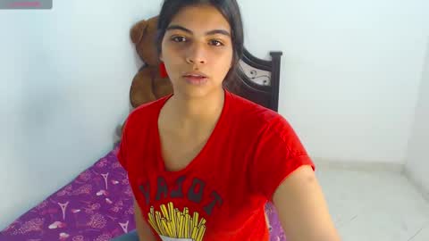 Snapshot of pocahontas_princess__ chatting on December 11, 2024, 10:06 pm Pocahontas online show from December 11, 2024, 10:06 pm