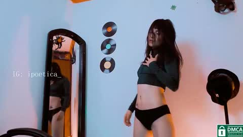 IG ipoetica  online show from November 27, 2025, 4:53 pm