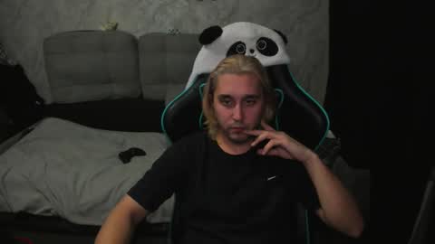 Snapshot of pohyi_ chatting on March 15, 2026, 2:45 pm pohyi_ online show from March 15, 2026, 2:45 pm