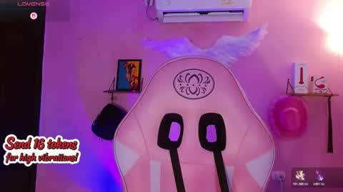 poison_liv online show from June 15, 2026, 1:13 pm