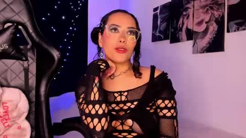 Willow                      Hours 12pm to 630pm Colombian time FRIDAY AND SUNDAY FREE DAYS online show from January 14, 2025, 8:26 pm