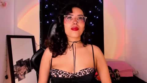 Willow                      Hours 12pm to 630pm Colombian time FRIDAY AND SUNDAY FREE DAYS online show from March 10, 2025, 5:50 pm