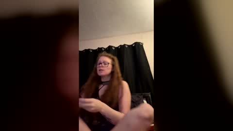 poisonivyy95 online show from March 3, 2026, 3:12 am