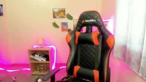 poisy_ivy online show from November 6, 2025, 4:57 am