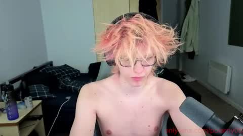 Snapshot of polarny05 chatting on March 15, 2026, 9:10 pm Polarny online show from March 15, 2026, 9:10 pm