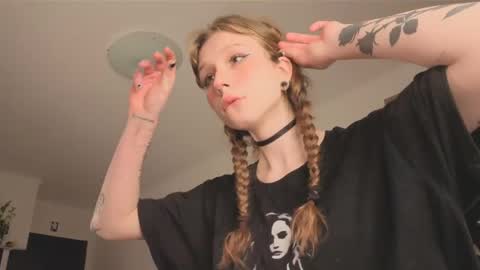 polina online show from April 24, 2026, 8:55 pm