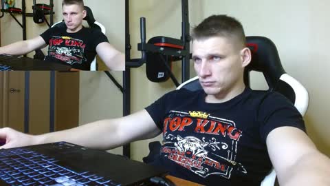Snapshot of poliglotjoe chatting on December 4, 2024, 8:56 am Poliglot online show from December 4, 2024, 8:56 am