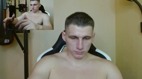 Snapshot of poliglotjoe chatting on December 15, 2024, 12:28 pm Poliglot online show from December 15, 2024, 12:28 pm