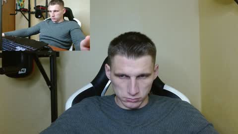 Snapshot of poliglotjoe chatting on December 22, 2024, 1:12 am Poliglot online show from December 22, 2024, 1:12 am