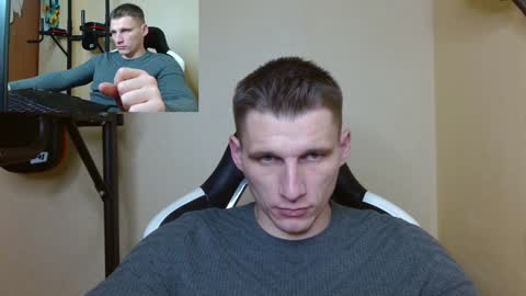 Snapshot of poliglotjoe chatting on December 22, 2024, 4:17 am Poliglot online show from December 22, 2024, 4:17 am