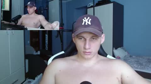 Snapshot of poliglotjoe chatting on October 5, 2025, 11:19 am Poliglot online show from October 5, 2025, 11:19 am