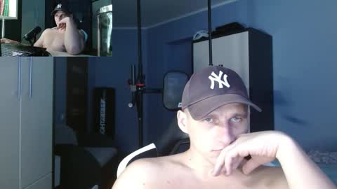 Snapshot of poliglotjoe chatting on October 7, 2025, 10:34 am Poliglot online show from October 7, 2025, 10:34 am