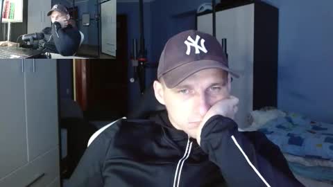 Snapshot of poliglotjoe chatting on October 12, 2025, 2:38 pm Poliglot online show from October 12, 2025, 2:38 pm