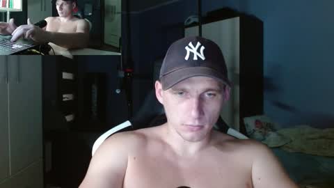 Snapshot of poliglotjoe chatting on October 13, 2025, 10:10 pm Poliglot online show from October 13, 2025, 10:10 pm