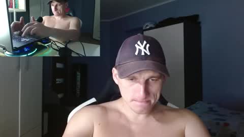 Snapshot of poliglotjoe chatting on October 16, 2025, 6:53 pm Poliglot online show from October 16, 2025, 6:53 pm