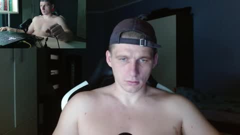 Snapshot of poliglotjoe chatting on October 21, 2025, 11:05 pm Poliglot online show from October 21, 2025, 11:05 pm