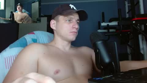 Snapshot of poliglotjoe chatting on October 28, 2025, 4:16 am Poliglot online show from October 28, 2025, 4:16 am