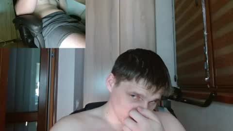 Snapshot of poliglotjoe2 chatting on July 4, 2026, 2:12 pm Poliglotjoe2 online show from July 4, 2026, 2:12 pm