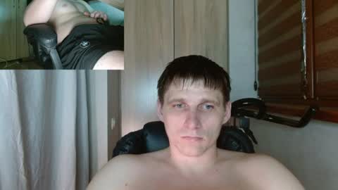 Snapshot of poliglotjoe2 chatting on July 5, 2026, 10:06 pm Poliglotjoe2 online show from July 5, 2026, 10:06 pm