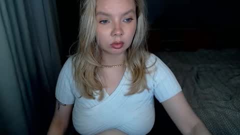 PolinaJones online show from June 3, 2026, 6:46 pm