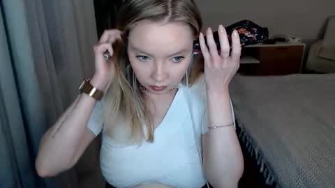 PolinaJones online show from June 9, 2026, 5:46 pm