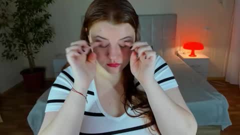 Polina online show from December 17, 2025, 6:14 pm