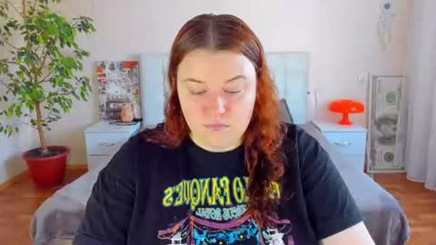 Polina online show from June 24, 2026, 2:16 pm