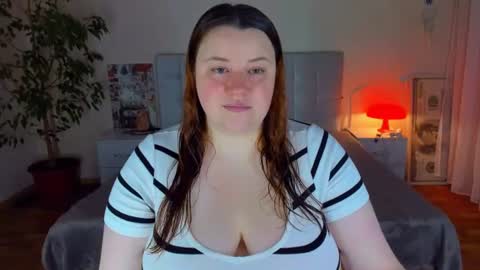 Polina online show from July 27, 2026, 5:09 pm