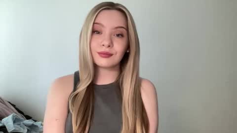 polishangel222 online show from May 4, 2026, 12:34 pm