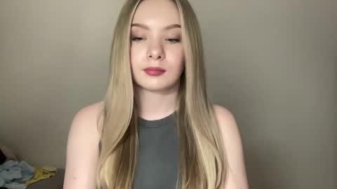 polishangel222 online show from May 6, 2026, 6:24 pm