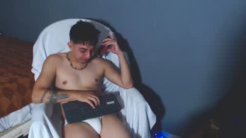 Snapshot of pollocol4u chatting on February 20, 2026, 1:35 am pollocol4u online show from February 20, 2026, 1:35 am