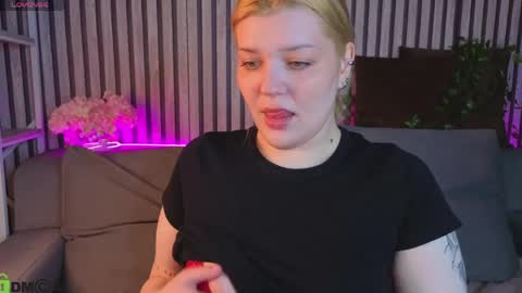 Polly online show from April 29, 2026, 1:21 am