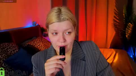 Polly online show from June 25, 2026, 1:16 am