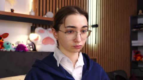 Polly online show from February 26, 2026, 7:40 am