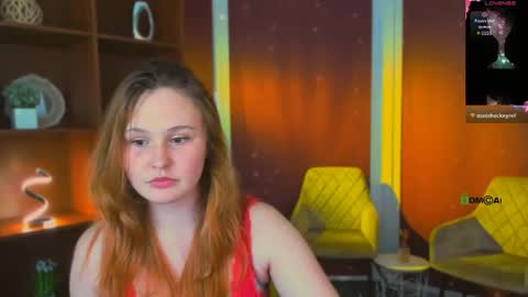 polly_cute1 online show from May 7, 2026, 7:41 pm