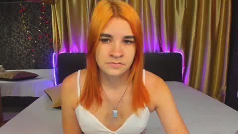 Snapshot of polly_love_ chatting on December 9, 2024, 1:24 pm Polly online show from December 9, 2024, 1:24 pm