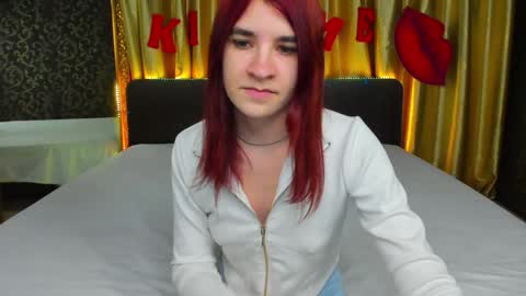 Snapshot of polly_love_ chatting on February 7, 2025, 1:32 pm Polly online show from February 7, 2025, 1:32 pm