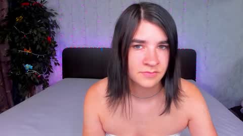 Snapshot of polly_love_ chatting on September 17, 2025, 6:04 am Polly online show from September 17, 2025, 6:04 am