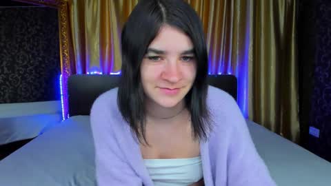 Snapshot of polly_love_ chatting on October 1, 2025, 6:19 am Polly online show from October 1, 2025, 6:19 am
