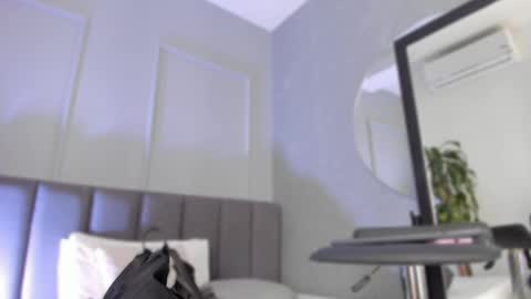 POLLY online show from September 17, 2025, 10:39 am