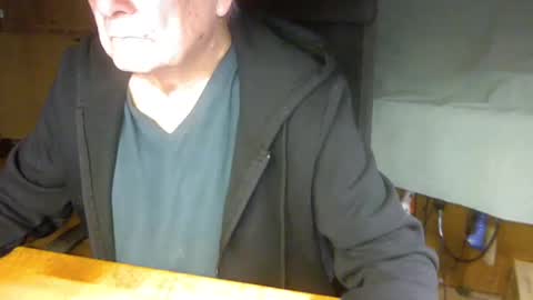 Snapshot of pomme1949 chatting on February 5, 2025, 9:25 am pomme1949 online show from February 5, 2025, 9:25 am