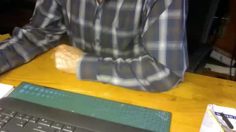 Snapshot of pomme1949 chatting on October 1, 2025, 9:37 am pomme1949 online show from October 1, 2025, 9:37 am