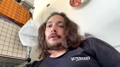 ponzio000 online show from April 6, 2026, 8:26 am