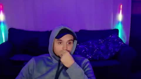 poo_c_licker213 online show from December 22, 2025, 3:25 am