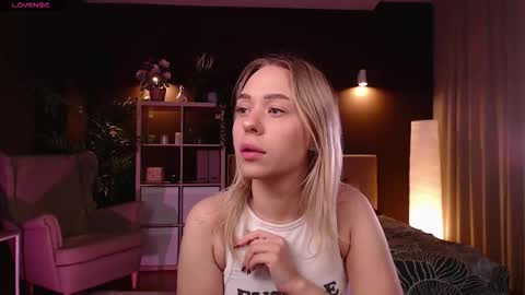 Eva online show from October 15, 2025, 1:28 am