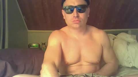 poppawheelie1234 online show from February 4, 2026, 4:07 am